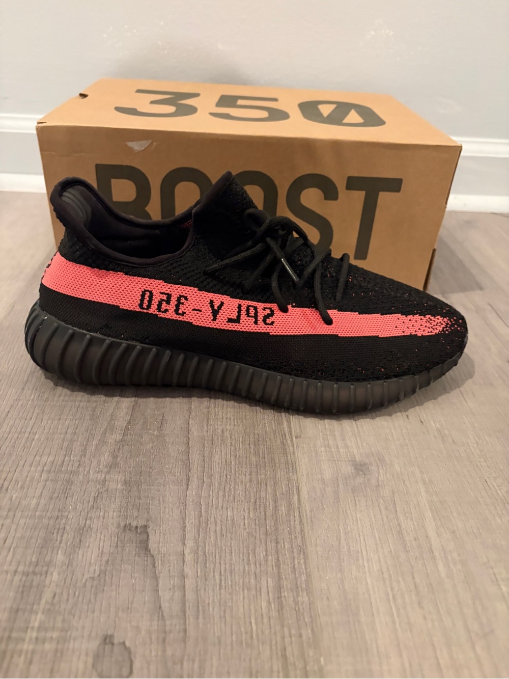 Yeezy Boost 350 V2 red Size 11